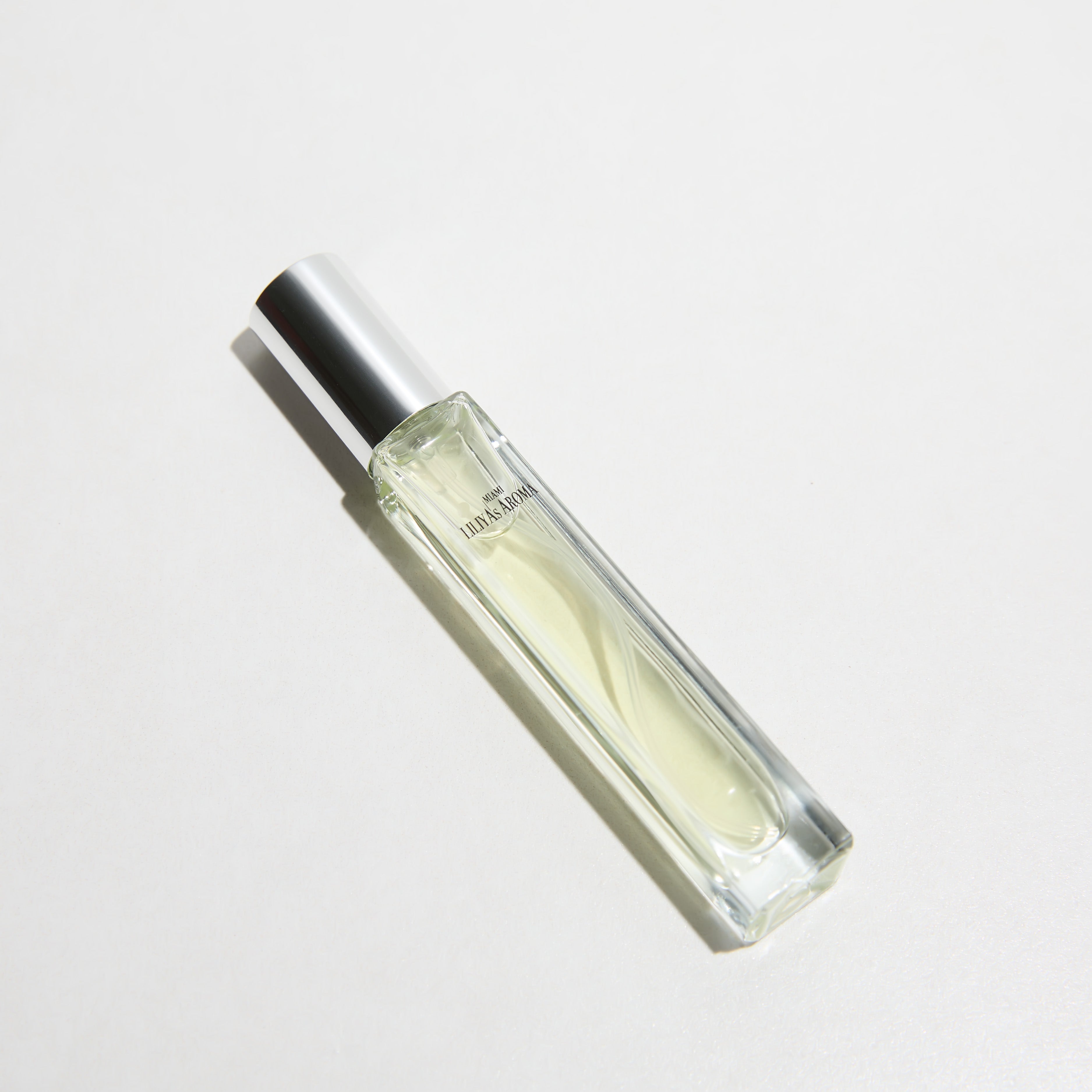 香水(女性用) Perfume Oil Factry 02 Freesia, Peony Freesia, Peony – The PERFUME OIL FACTORY